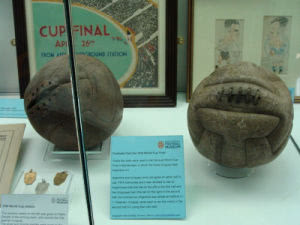 2 verschiedene Bälle wurden im WM Finale 1930 zwischen Argentinen und Uruguay verwendet