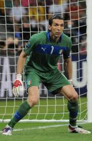 Buffon ist auch Rekordnationalspieler Italiens