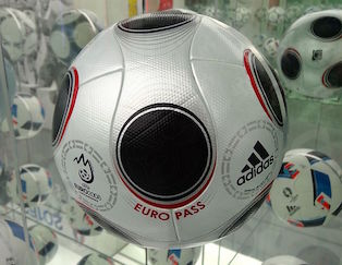 adidas euro 2016 qualifikation spielball weiss